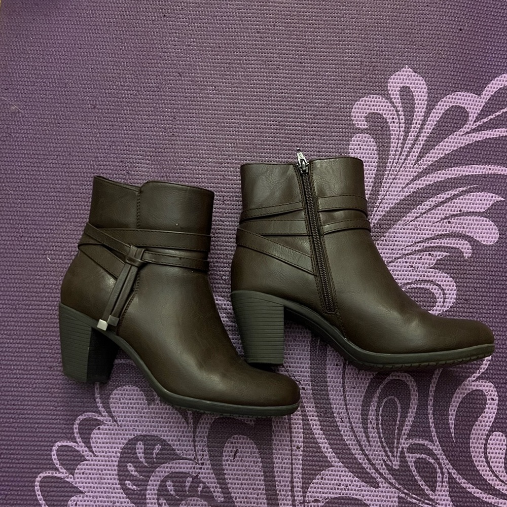 Croft & Barrow leather booties